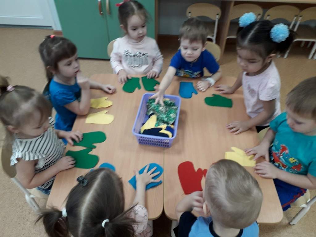 7-Игра-найди пару варежке.jpg